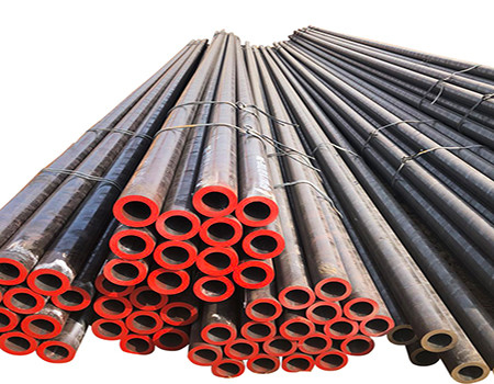 Hot Rolled A106 Pipa Baja Seamless ASTM A53 Gr. Karbon Dengan Lukisan Hitam